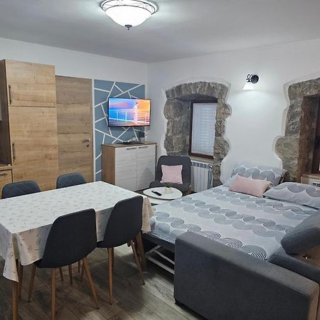 Villa Kos Lupoglav  외부 사진