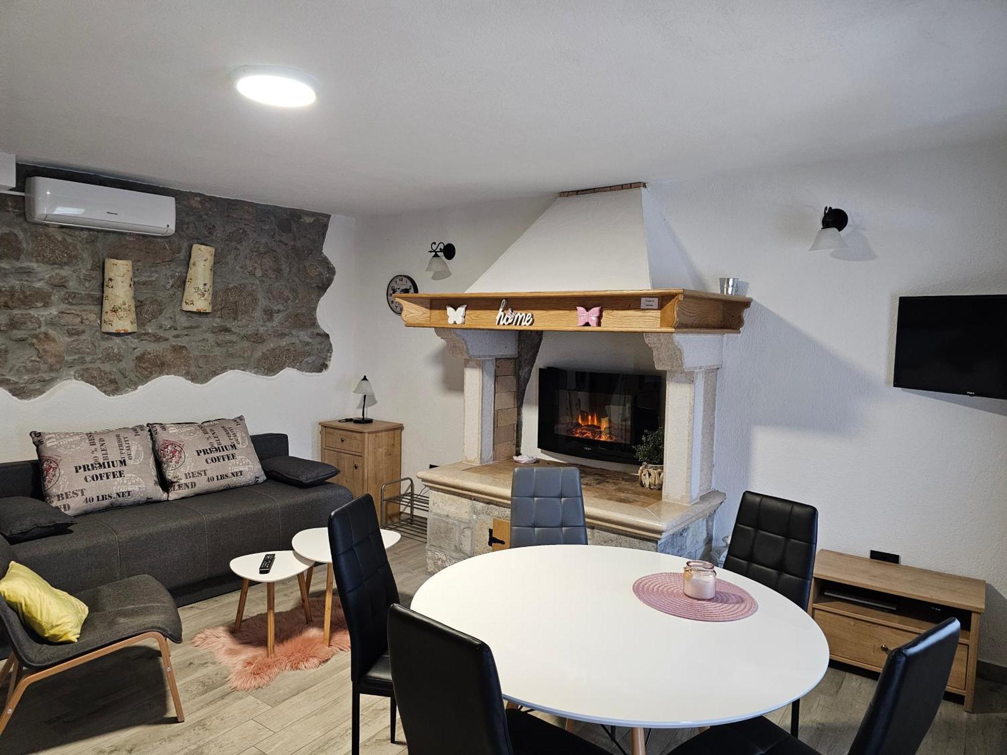 Villa Kos Lupoglav  외부 사진
