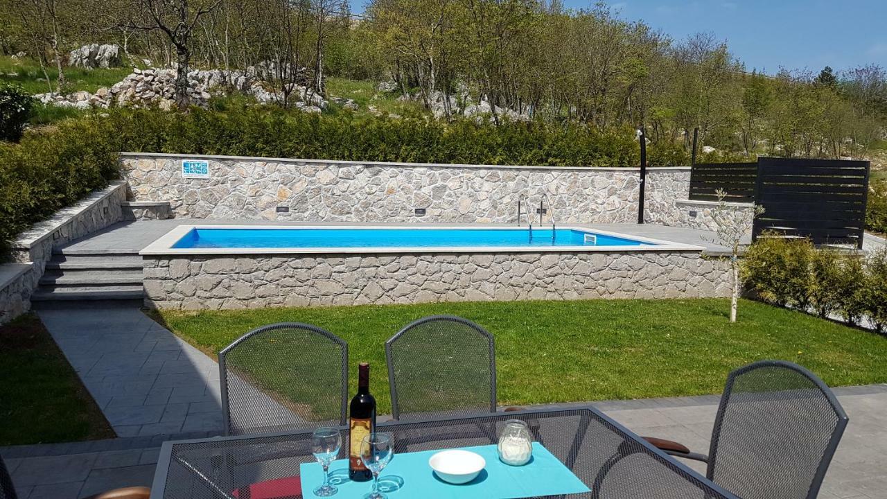 Villa Kos Lupoglav  외부 사진