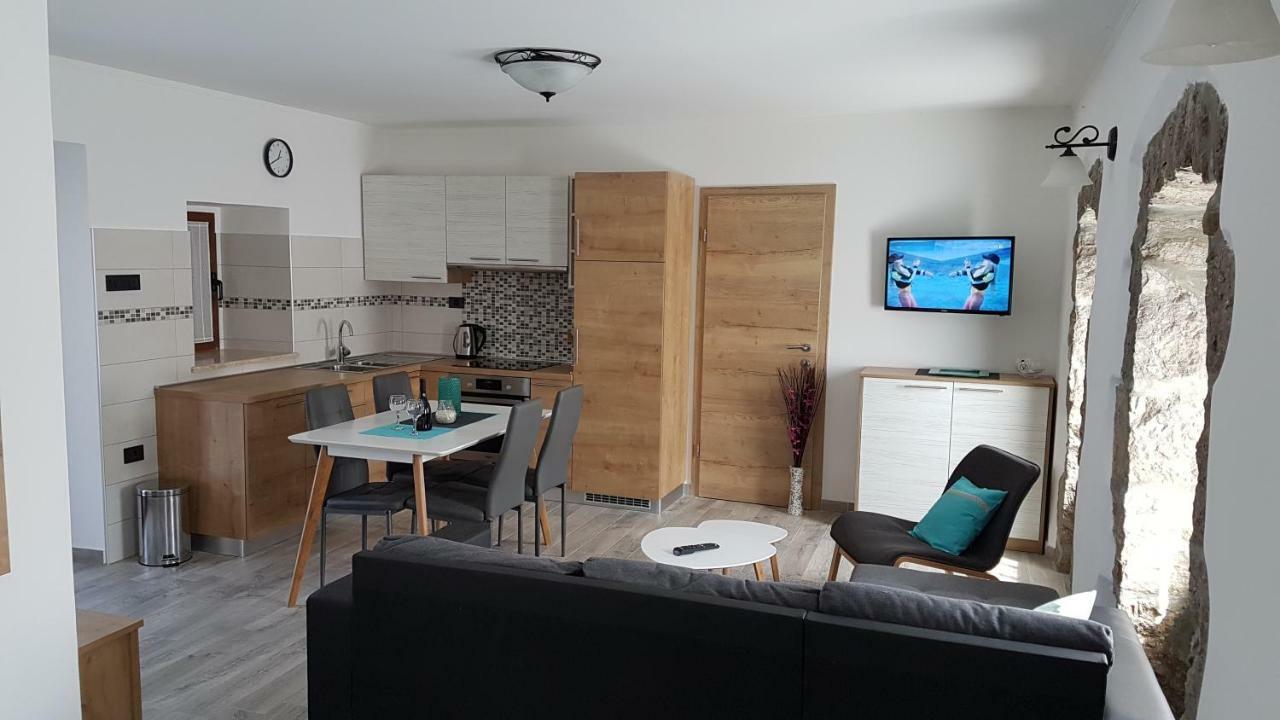 Villa Kos Lupoglav  외부 사진