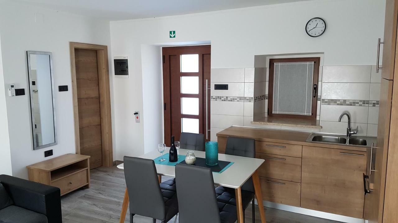 Villa Kos Lupoglav  외부 사진