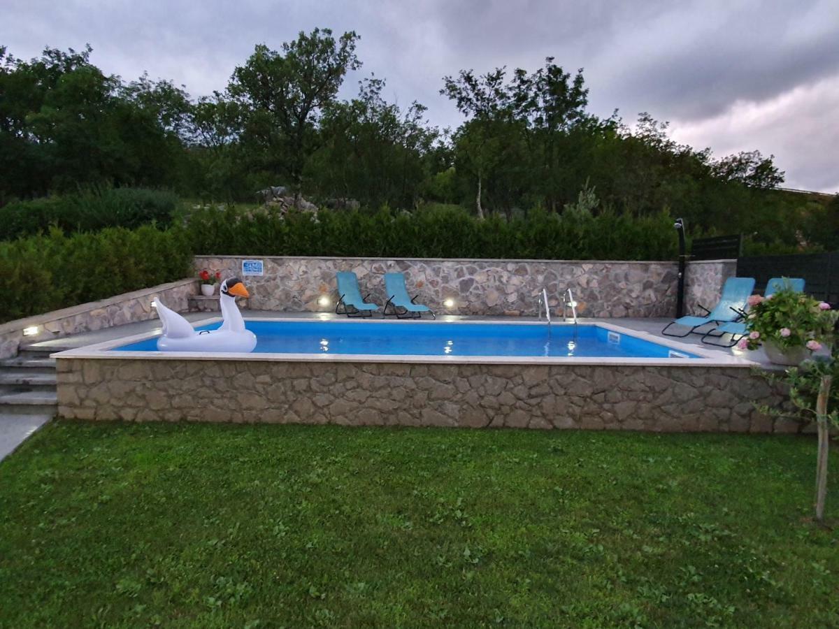 Villa Kos Lupoglav  외부 사진