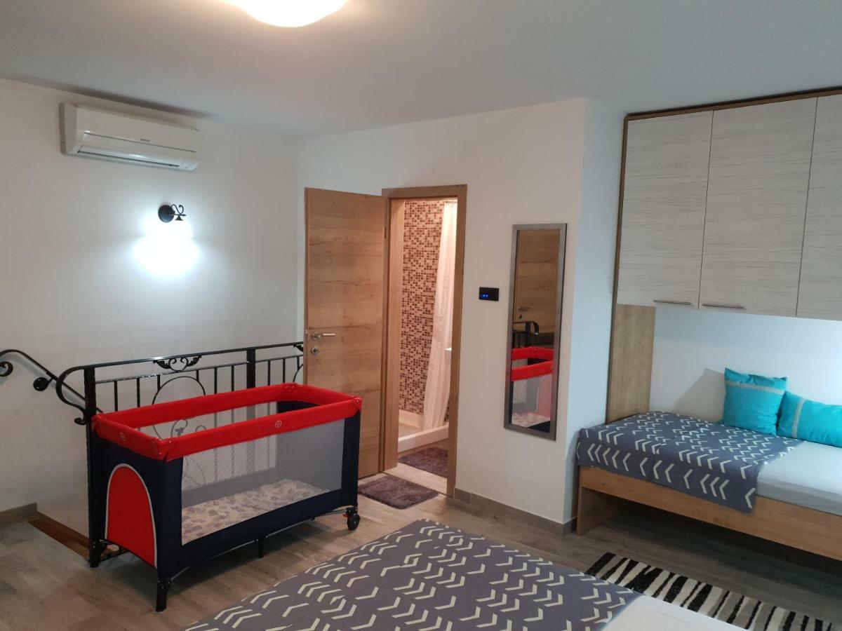 Villa Kos Lupoglav  외부 사진